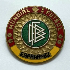 WORLD CUP SPAIN 1982 Germany Football Association enamel badge medal - Picture 1 of 3