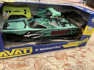 Hyper RC Pavati Wakeboard Boat Shark Mouth Graphics 2.4 GHz 1:18 Scale - Picture 1 of 4