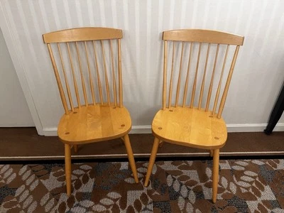 Sillas de arce de WA Mitchell Chair-makers Temple, Maine, EE. UU. Par (2) Foto 1 de 4