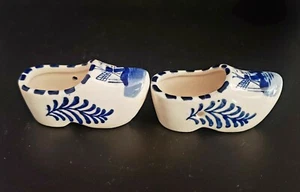 Vintage Pair Miniature Porcelain Blue White Dutch Shoes Windmills in Holland - Picture 1 of 12
