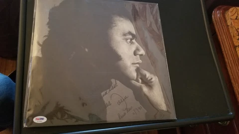Johnny Mathis signed Killing me Softly  with His song lp PSA/DNA COA Cover