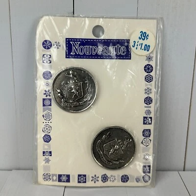 VTG Nouveaute Lion Crest Sewing Buttons NOS on Card Made in Canada Novelty LARGE - Image 1 of 4