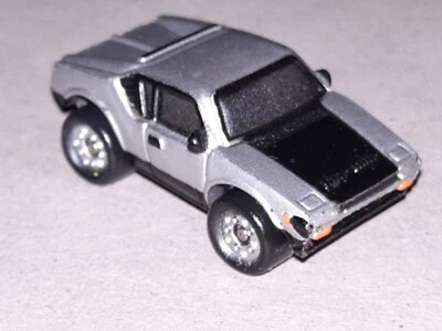 Coche deportivo De Tomaso Pantera 1974 escala 1/144 micro máquinas coche de juguete de colección Foto 1 de 4