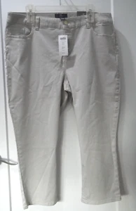 Neu mit Etikett Chico's The So Lifting kurze Hose Kitt Größe 3P (L, 16/18) - Bild 1 von 7