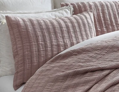 SOUTHERN LIVING PARKER SHAM SET OF 2 100% COTTON JACQUARD MAUVE STANDARD SIZE - Image 1 of 4