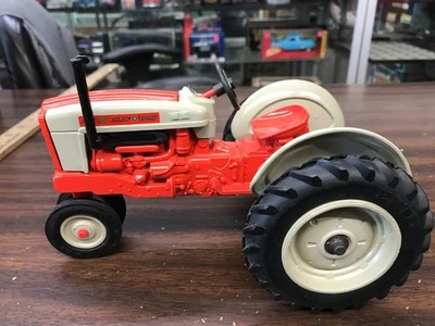 FORD 901 Select O Speed TRACTOR 1/16 Nice Condition No Box - Image 1 of 4