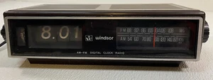 Vintage Windsor AM/FM Flip # Digital Alarm Clock Model 2069 H Tested - See Desc - Picture 1 of 9
