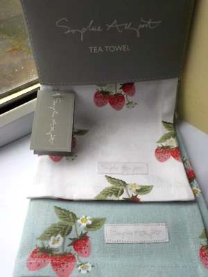 Sophie Allport 'Strawberries' White & Blue 2-Pack of Cotton Tea Towels, BNWT - Image 1 of 4