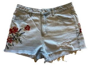 TopShop Moto Mom Denim Shorts Light Wash Womens US 8 Embroidered Floral Cutoffs - Picture 1 of 10