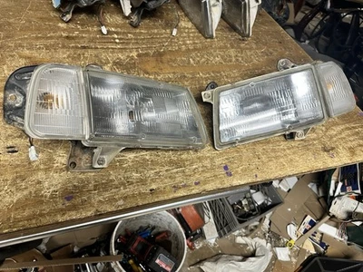 1989 - 1998 GEO TRACKER SUZUKI SIDEKICK FRONT HEADLIGHTS - Image 1 of 4