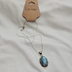Collar colgante de piedras preciosas de piedra natural forma ovalada Larimar cadena plateada - Imagen 1 de 7