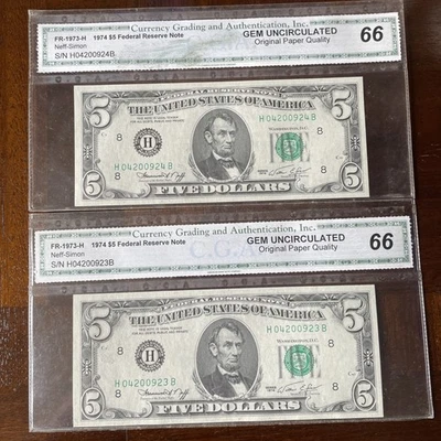 2 Consecutive 1974 $5 Uncirculated Federal Reserve Notes St Louis District - Image 1 of 4