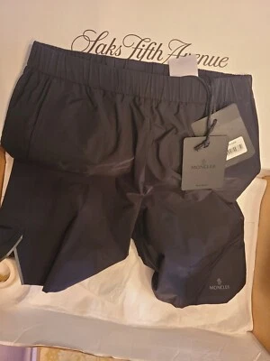 全新带标签 $599 Moncler 短裤(L 码)46 黑色限量版正品  — 第 1/4 张图片