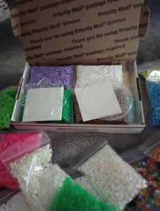 Perler Perlen Perlen Pakete 8 Packungen mit zwei Klammerbrettern Posten Mehrfarbig - Bild 1 von 3