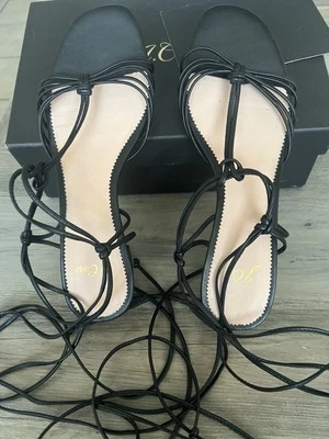 J. Sandalias CREW T-strap de cuero con cordones anudadas para mujer talla 9 negras Foto 1 de 4