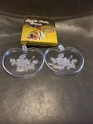 Juego de 2 bandejas de fiesta de plástico Apple Foto 1 de 4