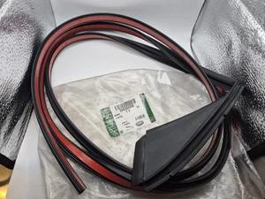 Range Rover Sport 2010- L320 Genuine Right Hand Front Drip Rail Seal CHE500200 - Foto 1 di 7