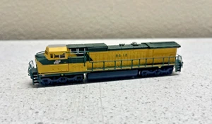 Bachmann HO GE DASH 8-40CW DIESEL Chicago & North Western #8618 (Untested) - Picture 1 of 13