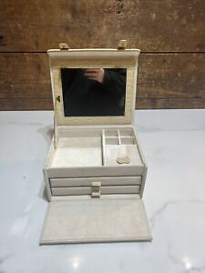 WOLF For SAKS Suede Cream Leather Snap Medium Jewelry Case -Never Used!