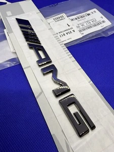 Logo Stemma Mercedes AMG Cromo Scuro Cla Glc Gla Gle C S E Originale 63s A45 A35 - Foto 1 di 15