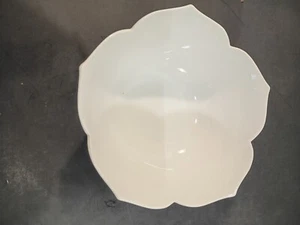 White lotus bowl approx 8" diameter x 3 1/2" tall (set of 4) VGC - Picture 1 of 6