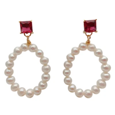 Aretes colgantes de circonita roja con lazo de perlas blancas cultivadas de agua dulce Foto 1 de 4