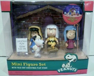 Forever Fun Peanuts Snoopy & Gang Christmas Play Mini Figur Set - Bild 1 von 11
