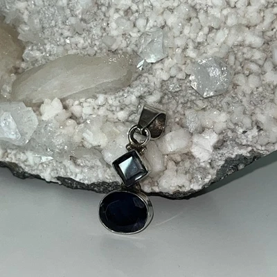 925 sterling silver violet blue Iolite gemstone pendant - Image 1 of 4