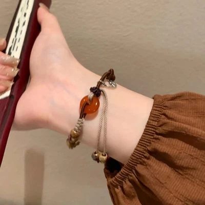 Bernstein Knoten Armband mit 3D Gravur Berg Anhänger und Kupfer Perlen - Bild 1 von 4