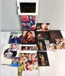 Chung Ha Collector's Lot - The 2nd Single Album - More & More The 9th Mini Album - Foto 1 di 10