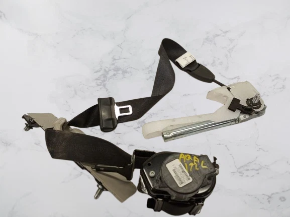 Nissan Sentra 2020-2022 retractor de cinturón de seguridad delantero izquierdo negro OEM 2,0 L SDN Foto 1 de 1