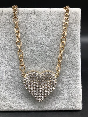 Collar Corazón Tono Dorado y Estrás, Nuevo y De Moda, Sin Níquel y Plomo Foto 1 de 4