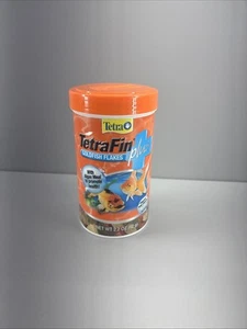 TetraFin Plus Goldfish Flakes, Balanced Diet With Algae To Promote Health 2.2 oz - Picture 1 of 6