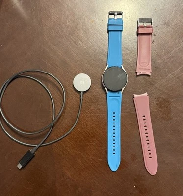 Factory Unlocked Samsung Galaxy Watch5 Aluminum SM-R905U With Chrgr & 2 Bands - Image 1 of 2