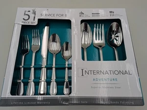 Juego de 51 piezas de cubiertos International Silver Adventure de acero inoxidable servicio para 8 - Imagen 1 de 3