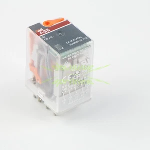 UN NUEVO RELÉ ABB CR-M110AC4L - Imagen 1 de 5