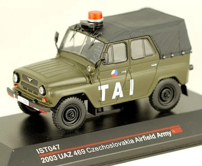 Coche del ejército de aeródromo 4x4 modelos IST047 UAZ 469 1/43 IST Foto 1 de 4