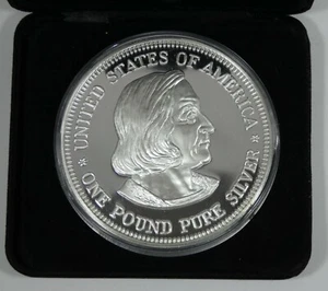 1992 1 Troy Pound Silver Columbus Discovery Quincentennial Commem 1492-1992 Box - Picture 1 of 4