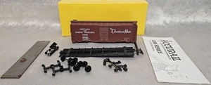 NOS Accurail HO Scale Chicago & North Western 40' Single Door Box Car Kit 3210 - Picture 1 of 3