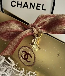 CHANEL GOLD Holiday STAR Charm Gold Ptd &Origami Box, Red & Gold Attached Ribbon - Picture 1 of 13