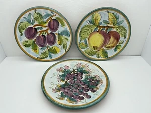 San Gimignano ITALIAN POTTERY Fruit Design DECORATIVE WALL PLATES Italy SET OF 3 - Picture 1 of 11