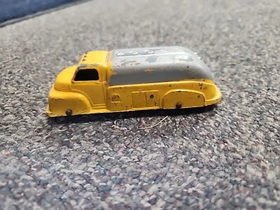 Vintage 1940/50's Tootsie Toy - Yellow Fuel Oil tanker truck   — 第 1/4 张图片