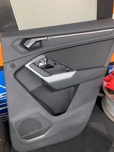 RIVESTIMENTO PORTA POSTERIORE DESTRA AUDI Q3 - Foto 1 di 1