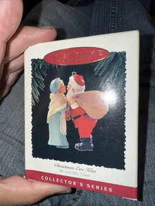 1995 Hallmark Keepsake Ornamento Nochebuena Beso Papá Noel y la señora Claus décima/serie - Imagen 1 de 1