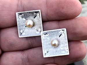 Mid Century MCM Theda? Etched Sterling Silver Genuine Pearl Square Cufflinks - Picture 1 of 7