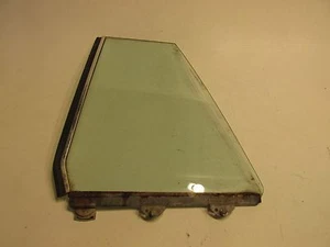 73--80 MERCEDES-BENZ 450SLC , REAR LEFT SIDE GLASS . OEM - Picture 1 of 6