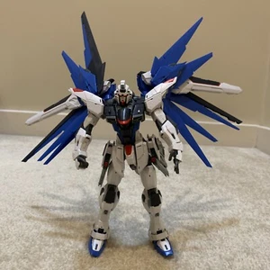 Bandai SEED RG Freedom Gundam Mobile Suit ZGMF-X10A 1:144 Toy Plastic Model Kit - Imagen 1 de 19