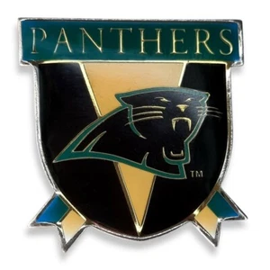 NFL Carolina Panthers Pin Coat of Arms Shield Enamel 1994 Black Cat Hat Logo VTG - Imagen 1 de 2