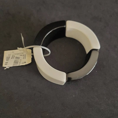 Robert Rose Stretch Bracelet Black and White Colorblock Lucite New with Tags - Image 1 of 4
