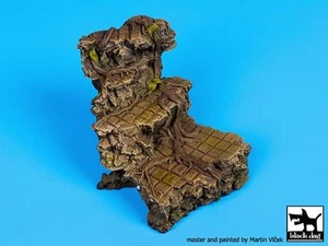 Black Dog (No Scale) Stairs Section Fantasy Vignette Diorama Base (5x5cm) FD004 - Imagen 1 de 1
